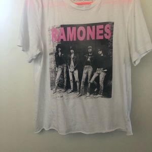 vintage ramones graphic tee!